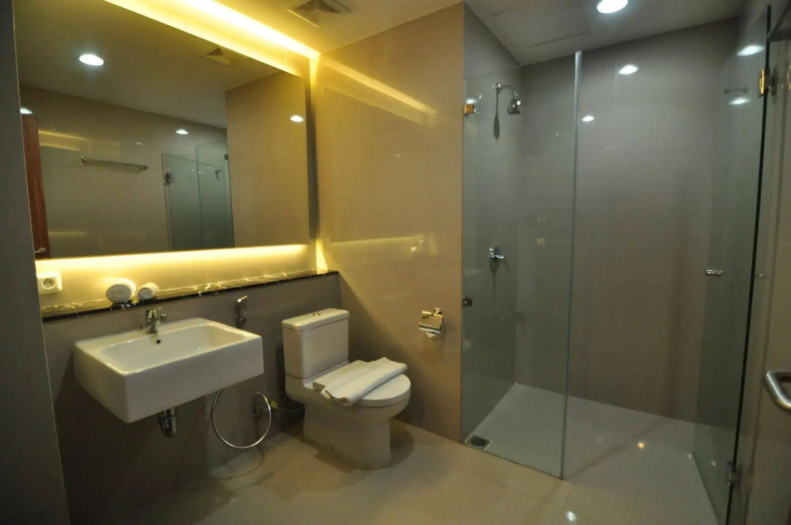 Demelia Hotel