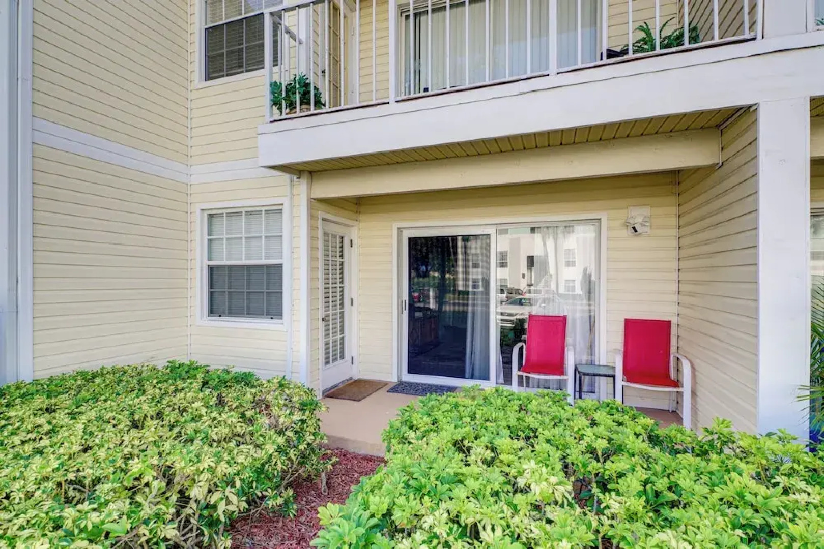 Walk to Beach: 1st-floor Unit w/ Pool in Melbourne