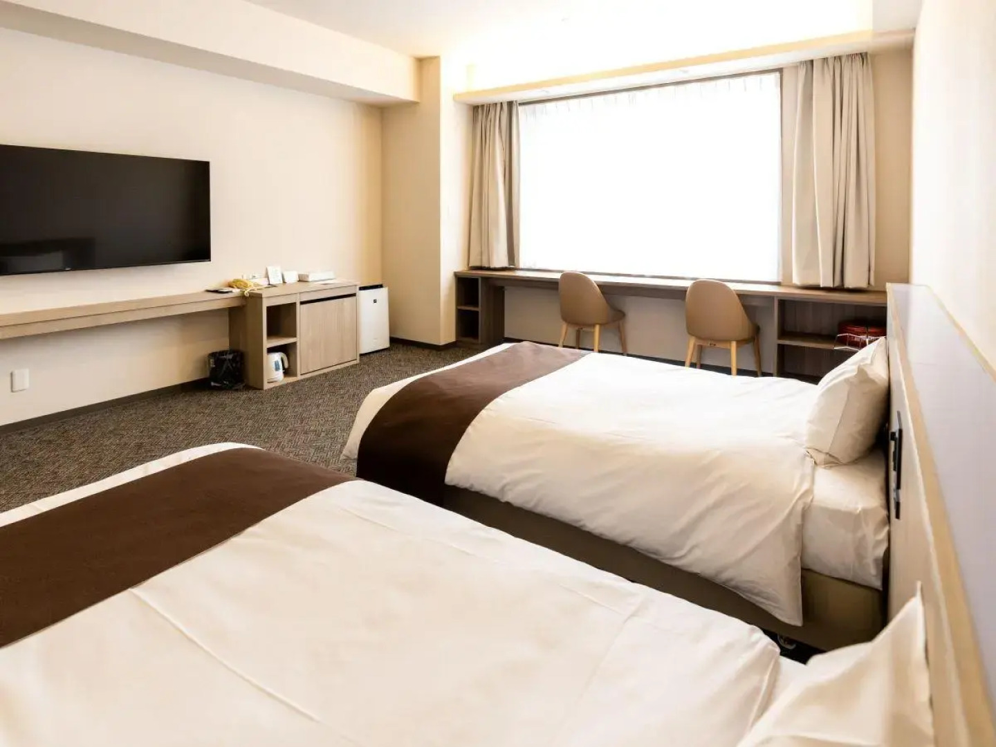 Yuyado Kuttari Onsen Lake Inn