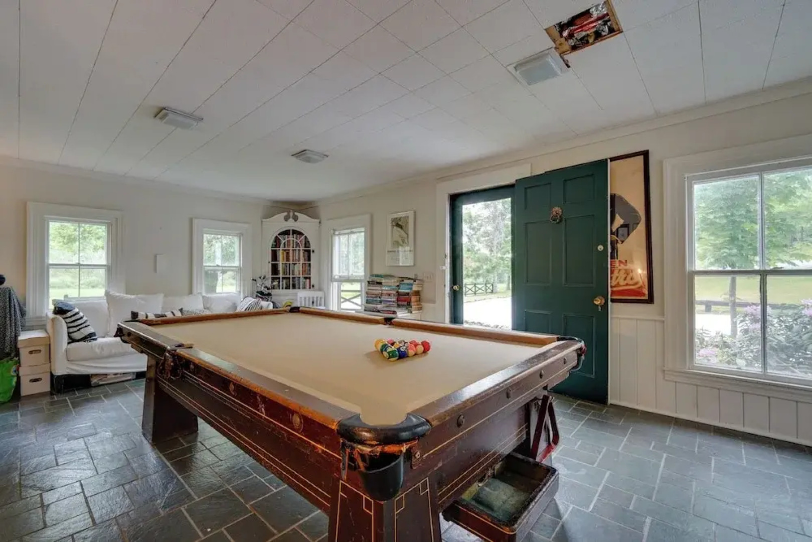 Gorgeous Victorian-style House w/ Hilltop Pool!