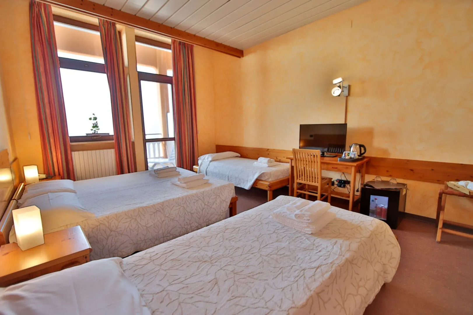 Pràcatinat Hotel & Restaurant