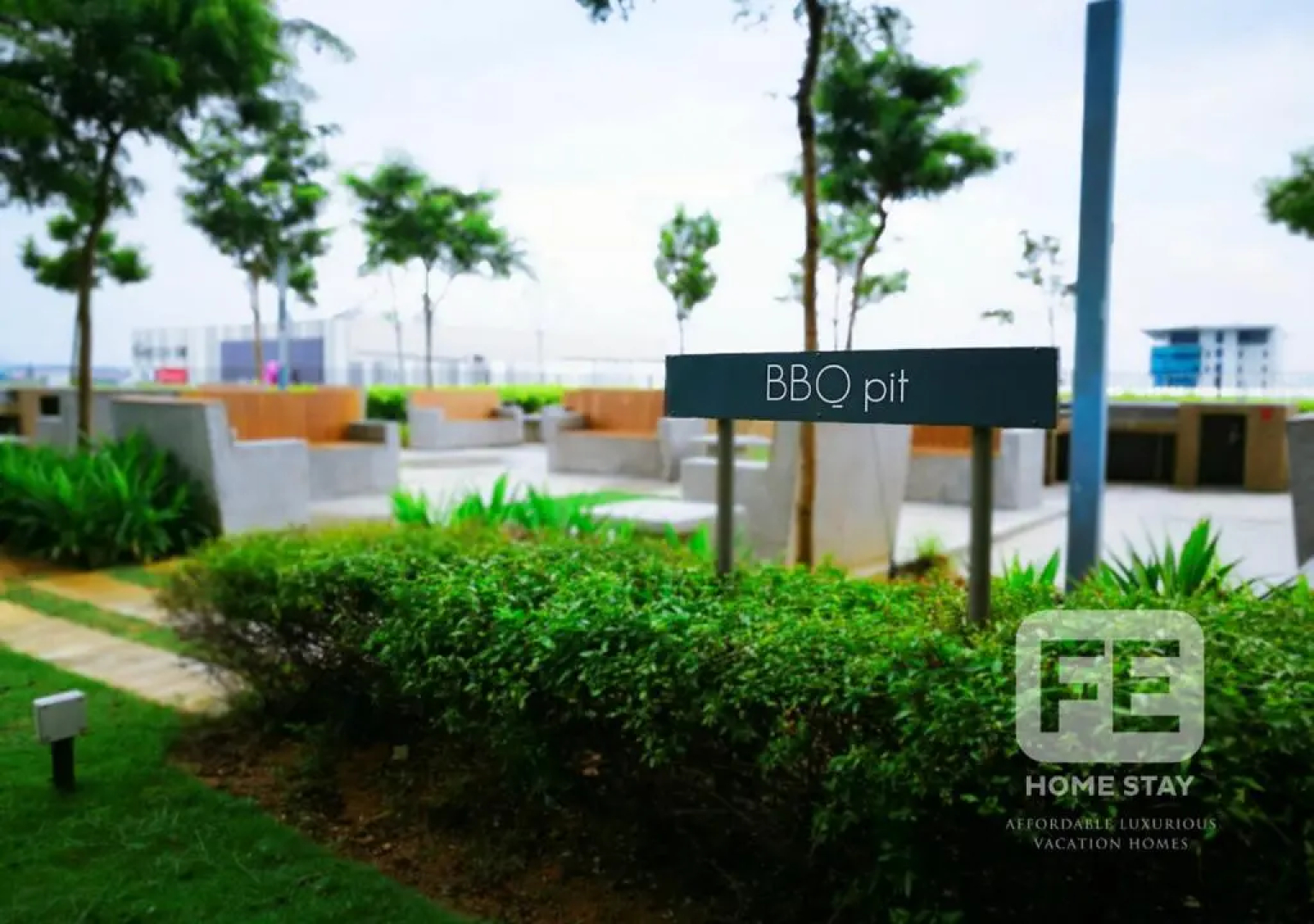 Netflix Wifi Trefoil Homestay Setia Alam FE Studo for 2 pax