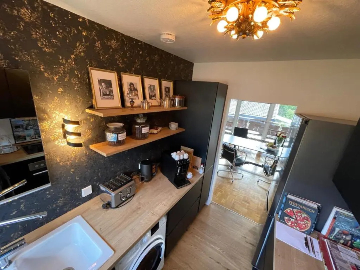 Appartement Region Esslingen - Nähe Messe - Flughafen - Stuttgart - Wohnen und Arbeiten auf Zeit in 120m2 Wohlfühlatmosphäre - ab 3 Übernachtungen - geeignet für 4 Personen - Beistellbett möglich - Kinder und Tiere willkommen - Garage für e-bikes