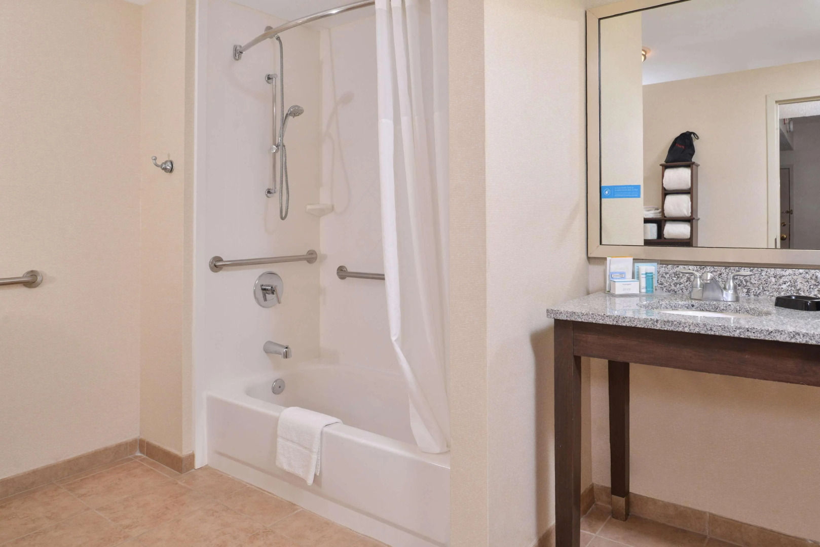 Hampton Inn & Suites Newport News (Oyster Point)