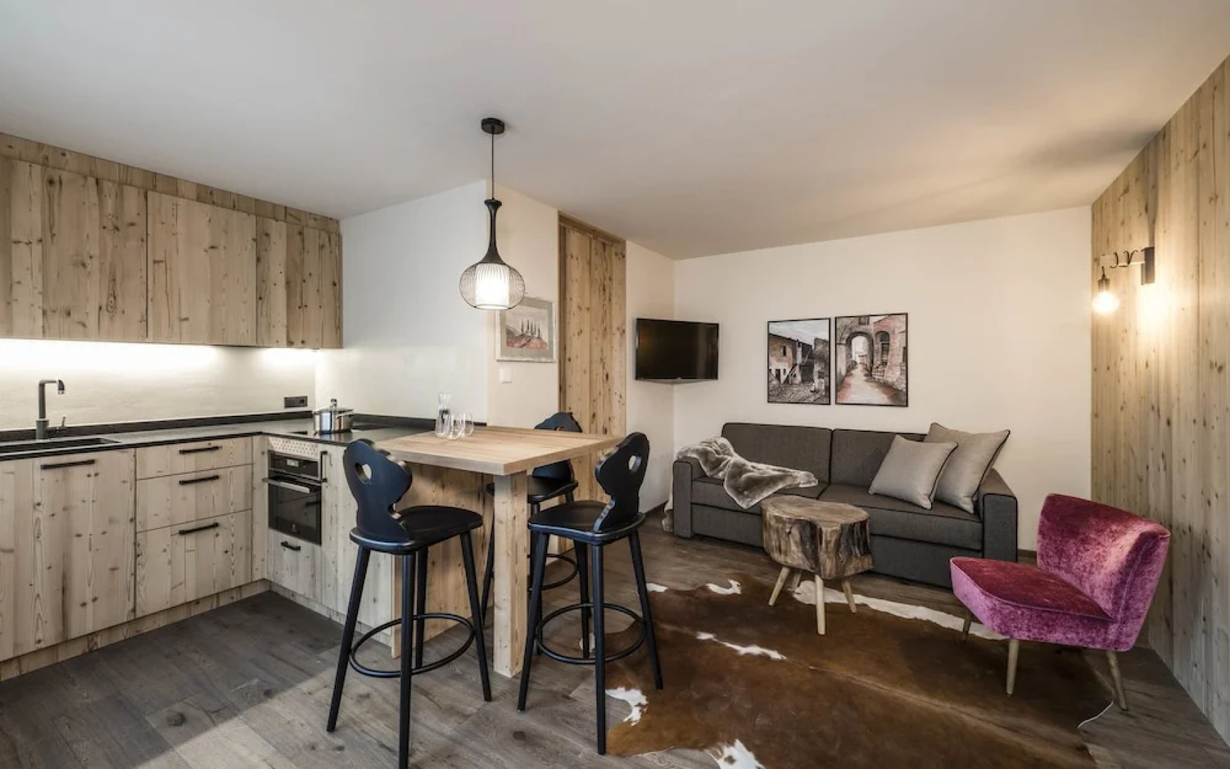 Presulis Hideaway Apartments & Restaurant