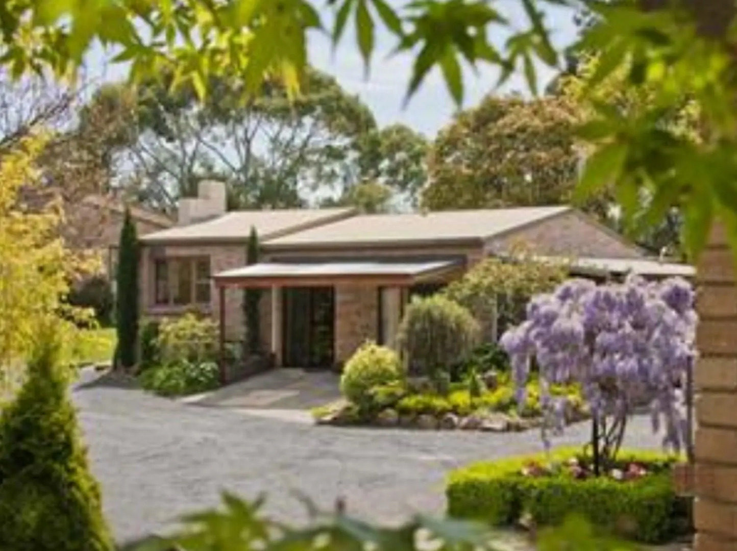 The Shingles Riverside Cottages