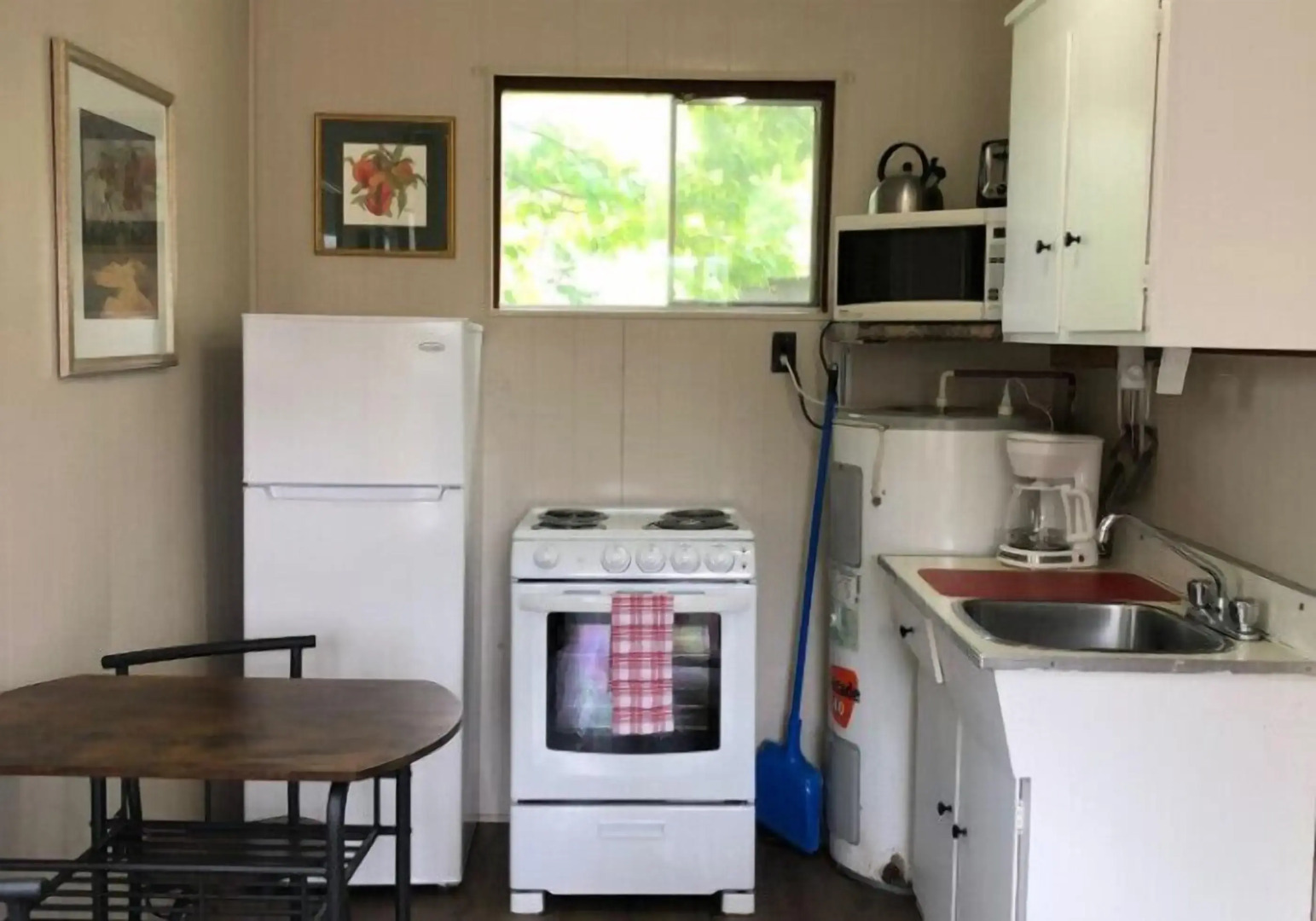 Sunnylea Resort & Cottages