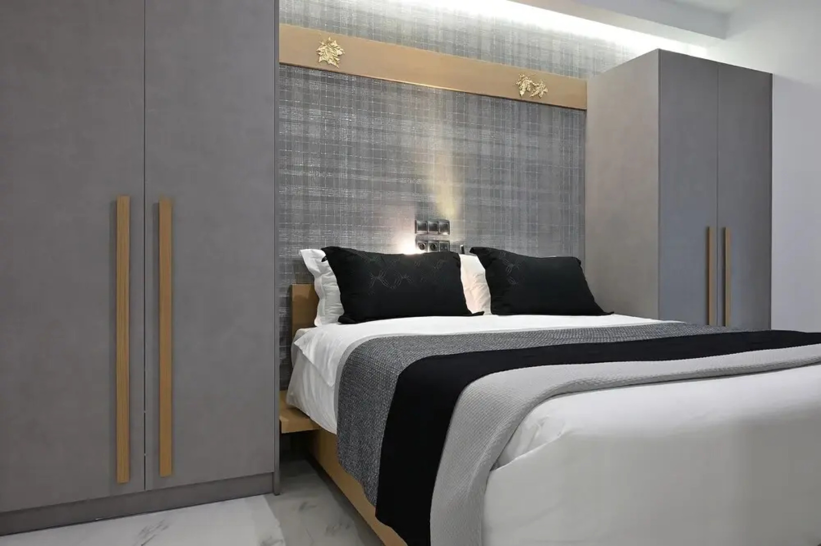 The Lop Athens Holiday Luxury Suites