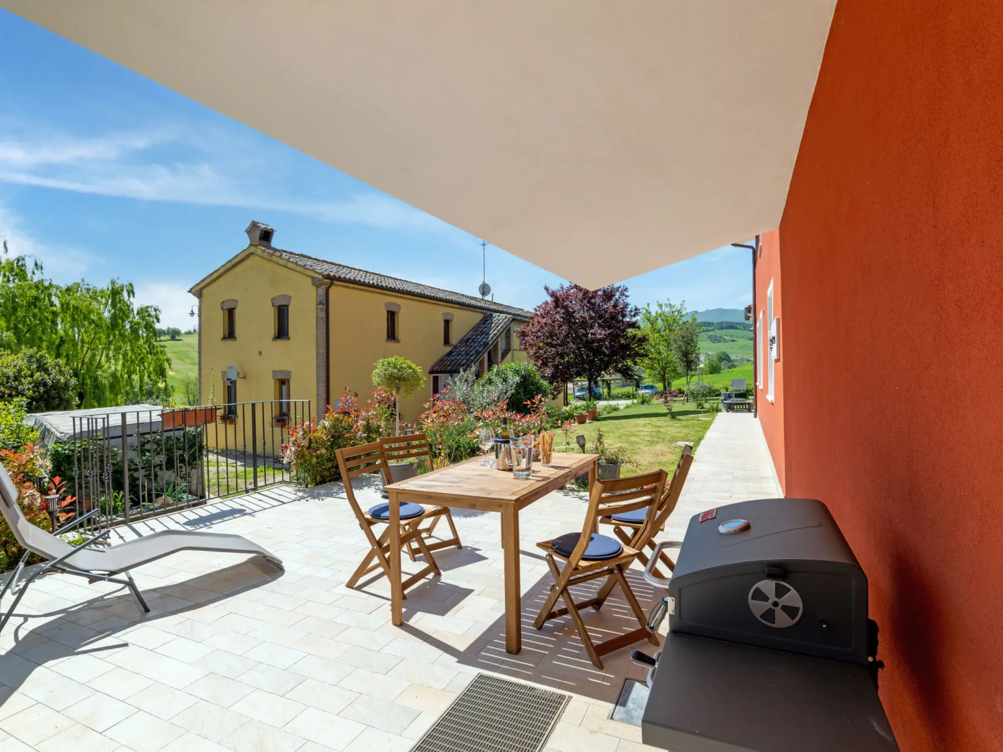 Rural apartment in Matelica with shared pool