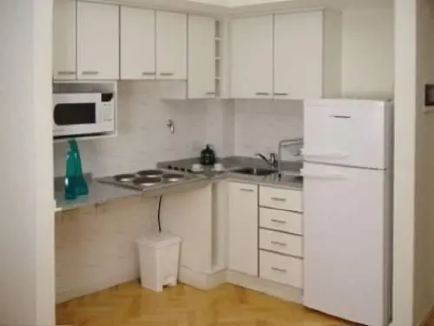 Migueletes Plaza Suites