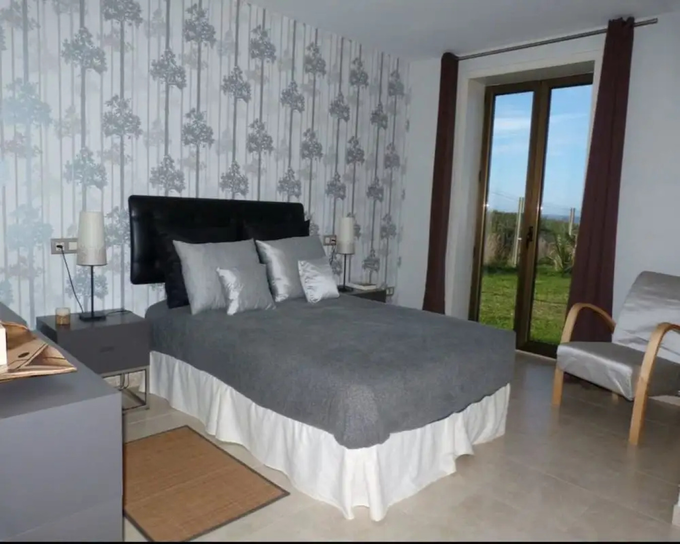 A Coruna 102253 3 Bedroom Holiday home By Mo Rentals