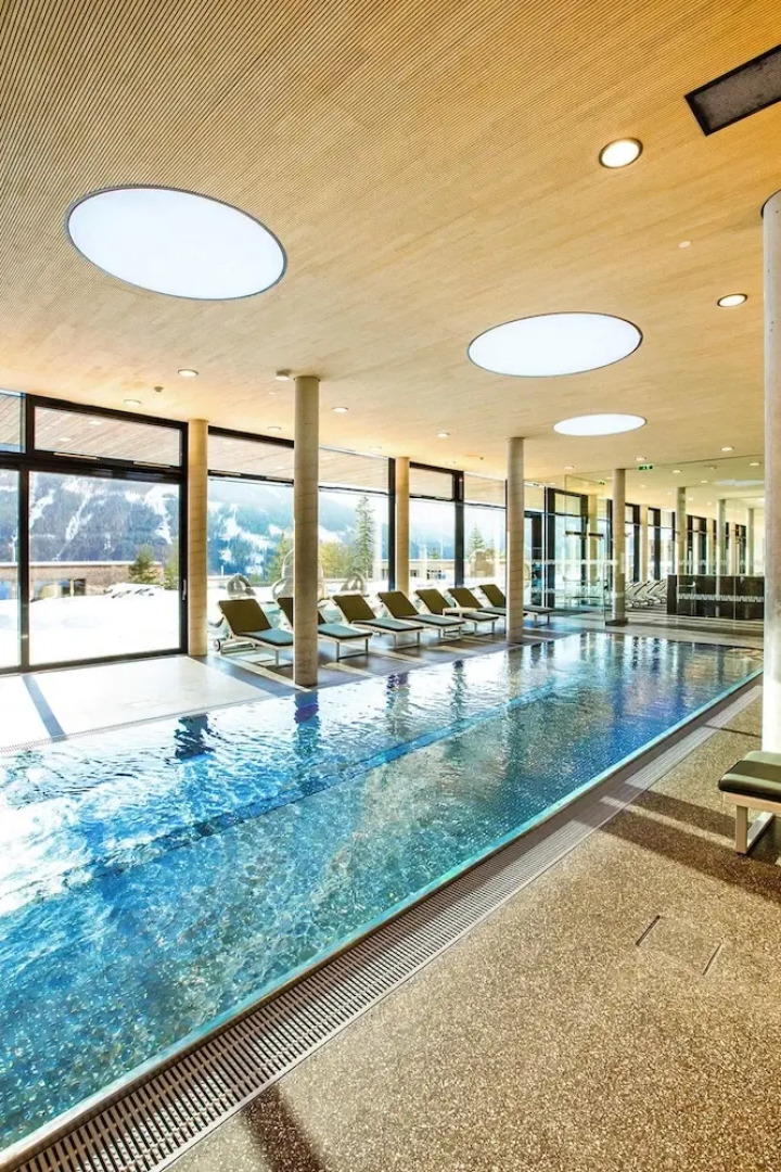 Chalet Resort Near Lake