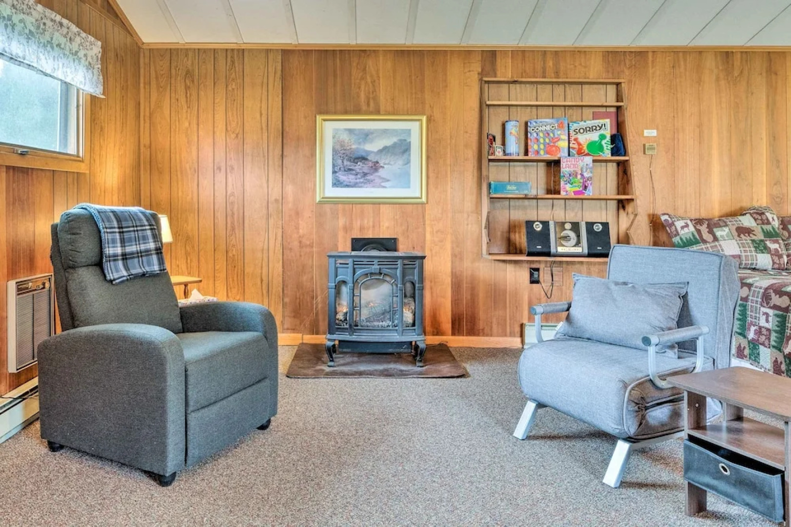 Cozy Franconia Cottage w/ Community Pool & Hot Tub