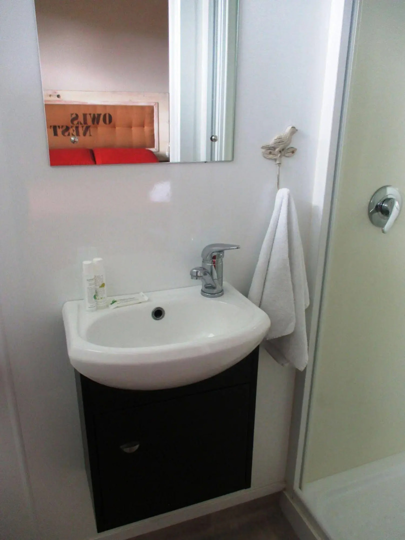 Fat Owl Motel, Bar & Eatery