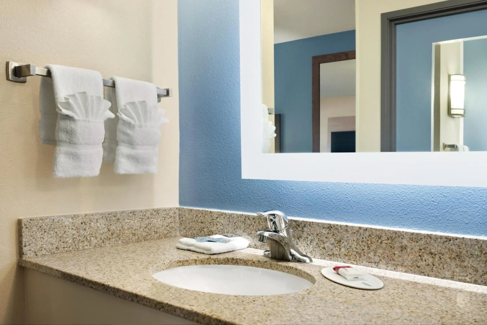 Baymont Inn & Suites Ft. Leonard/St. Robert