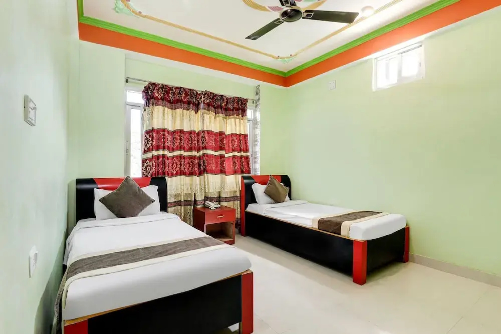 SPOT ON 545 Ghatal Hotel