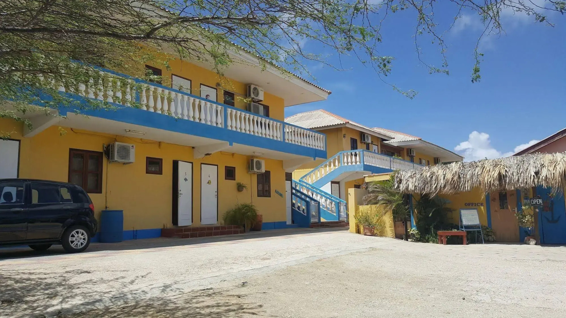 Sea Horizon Apartments (across from Mambo Beach)