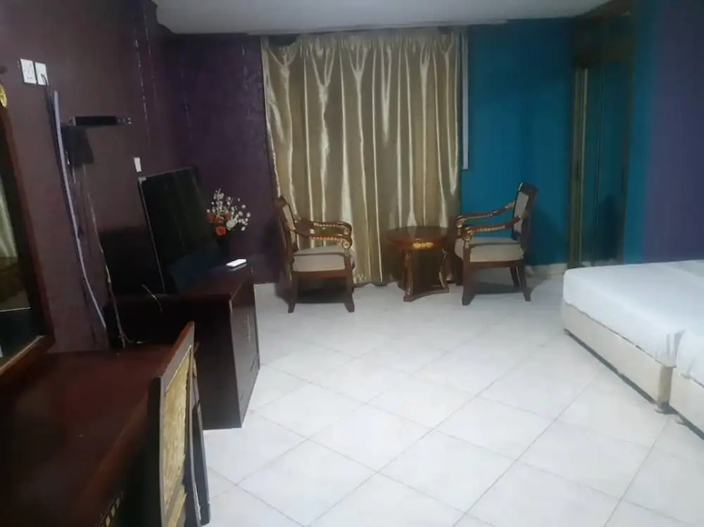 Champion International Hotel