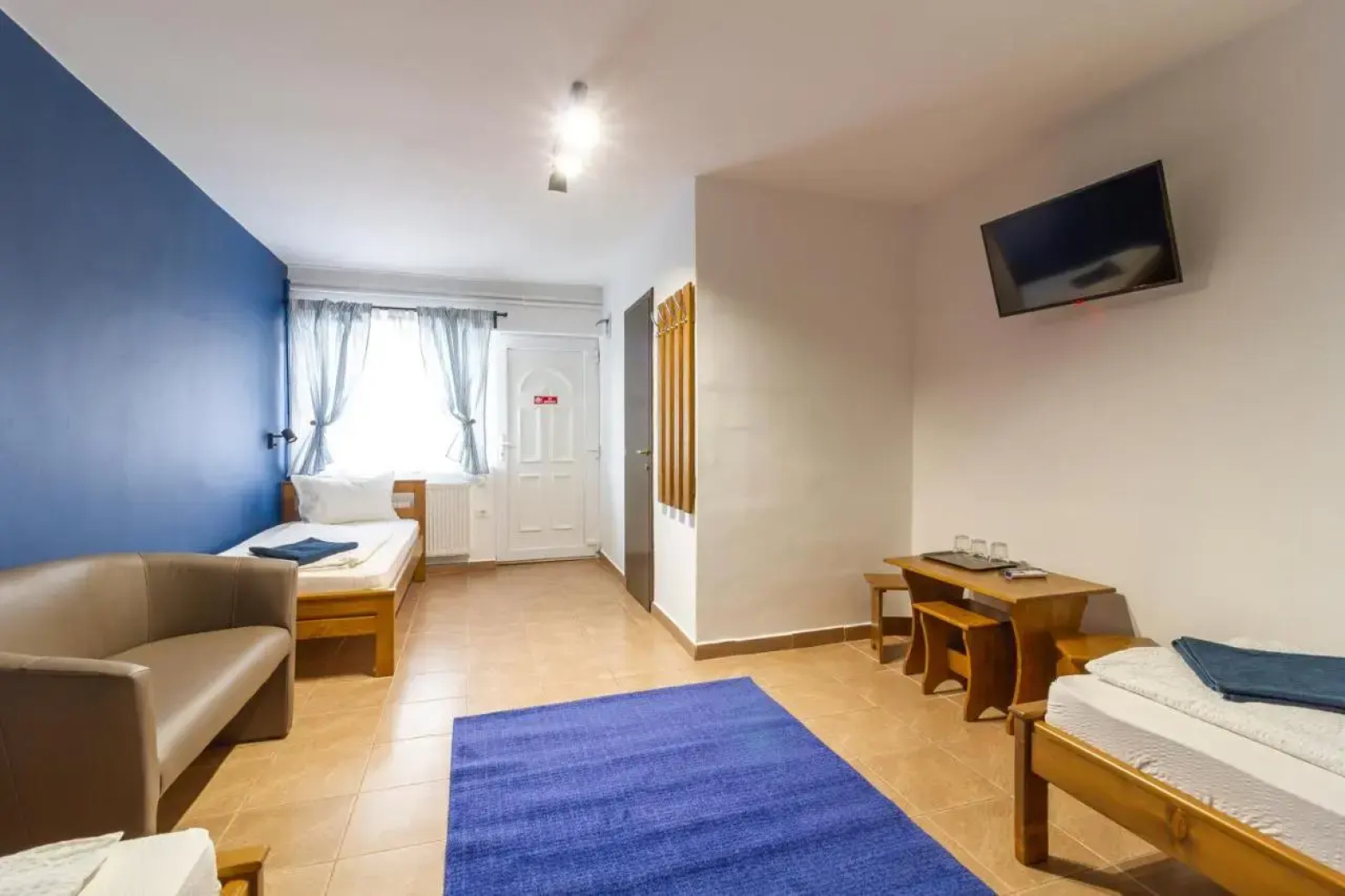 Airport Kroly Centrl 75
