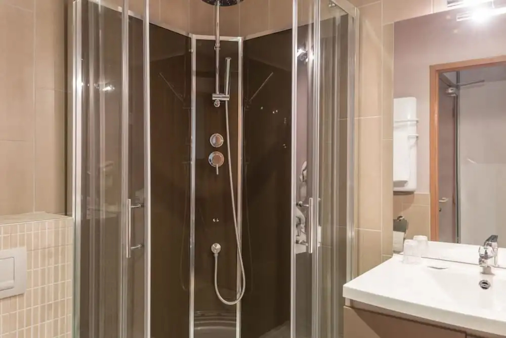 Le Réverbère - La Cuisinerie - L'Hôtellerie