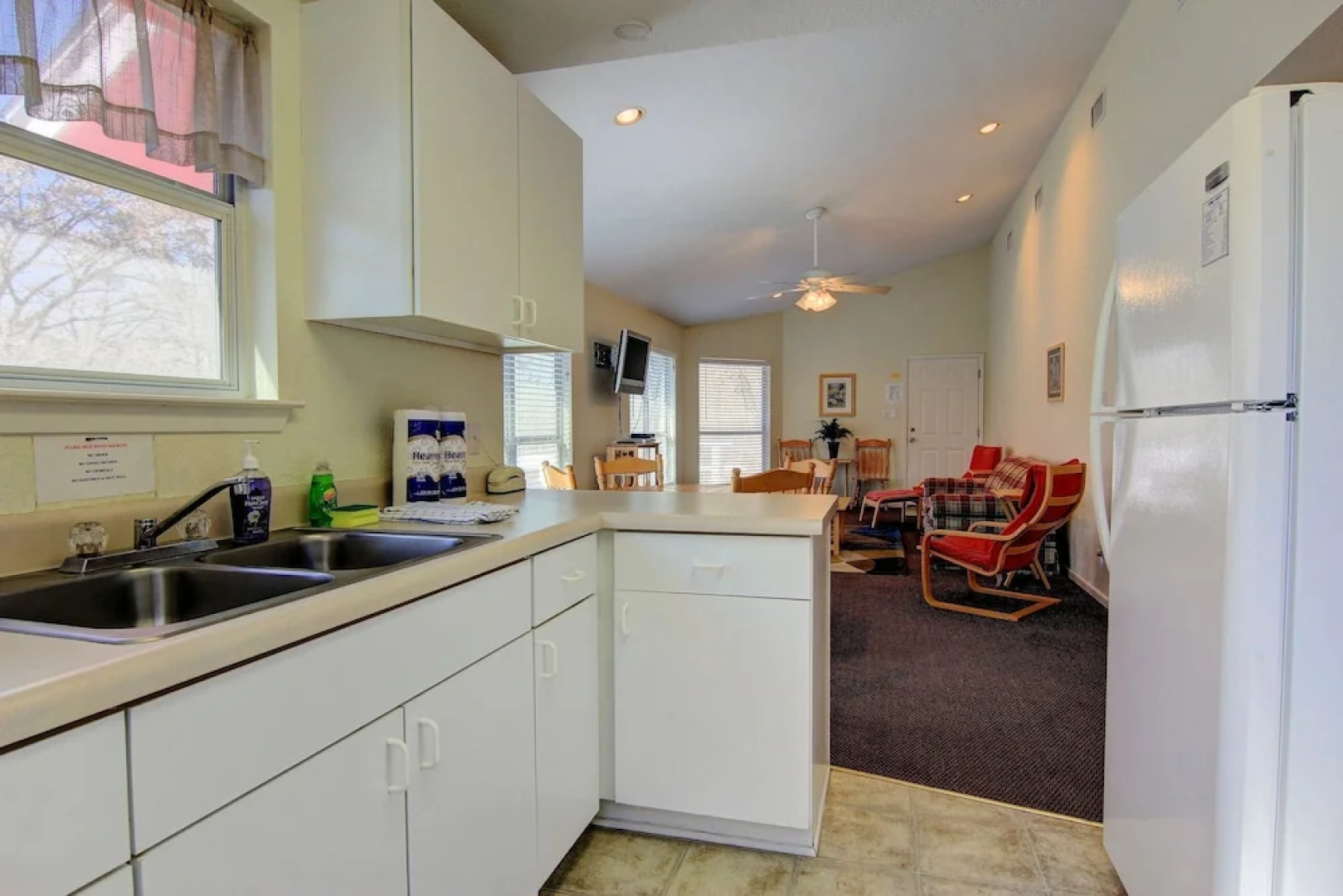 Three Pink Housez RR1 3