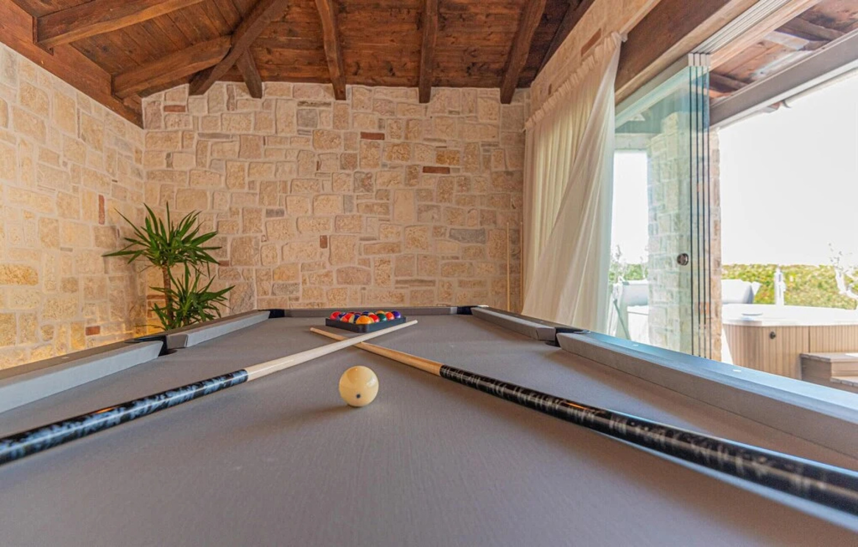 Amazing Home in Jadrija with Hot Tub, Sauna & 4 Bedrooms