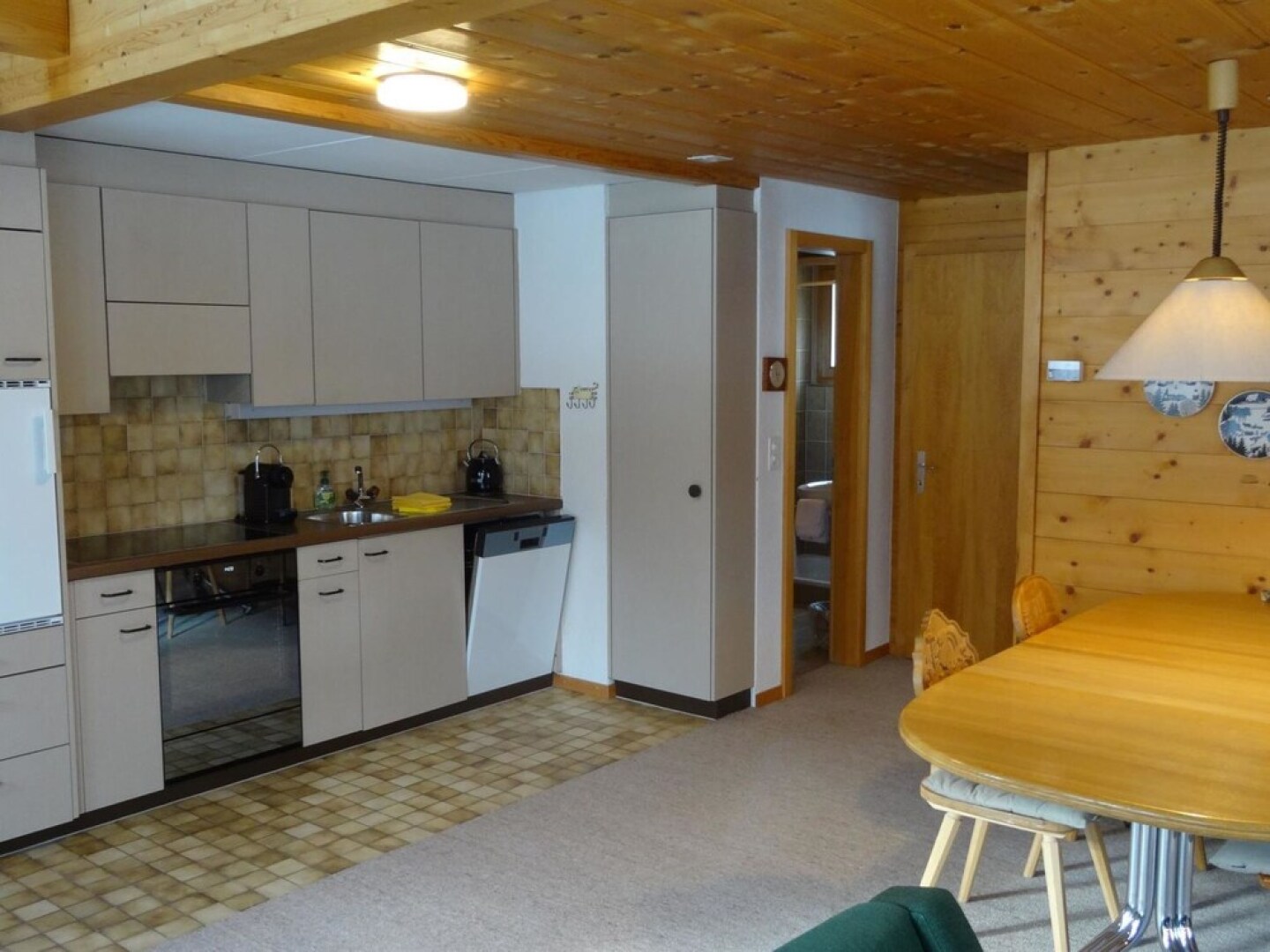 Reseda Lenk in Lenk With 2 Bedrooms and 3 Bathrooms
