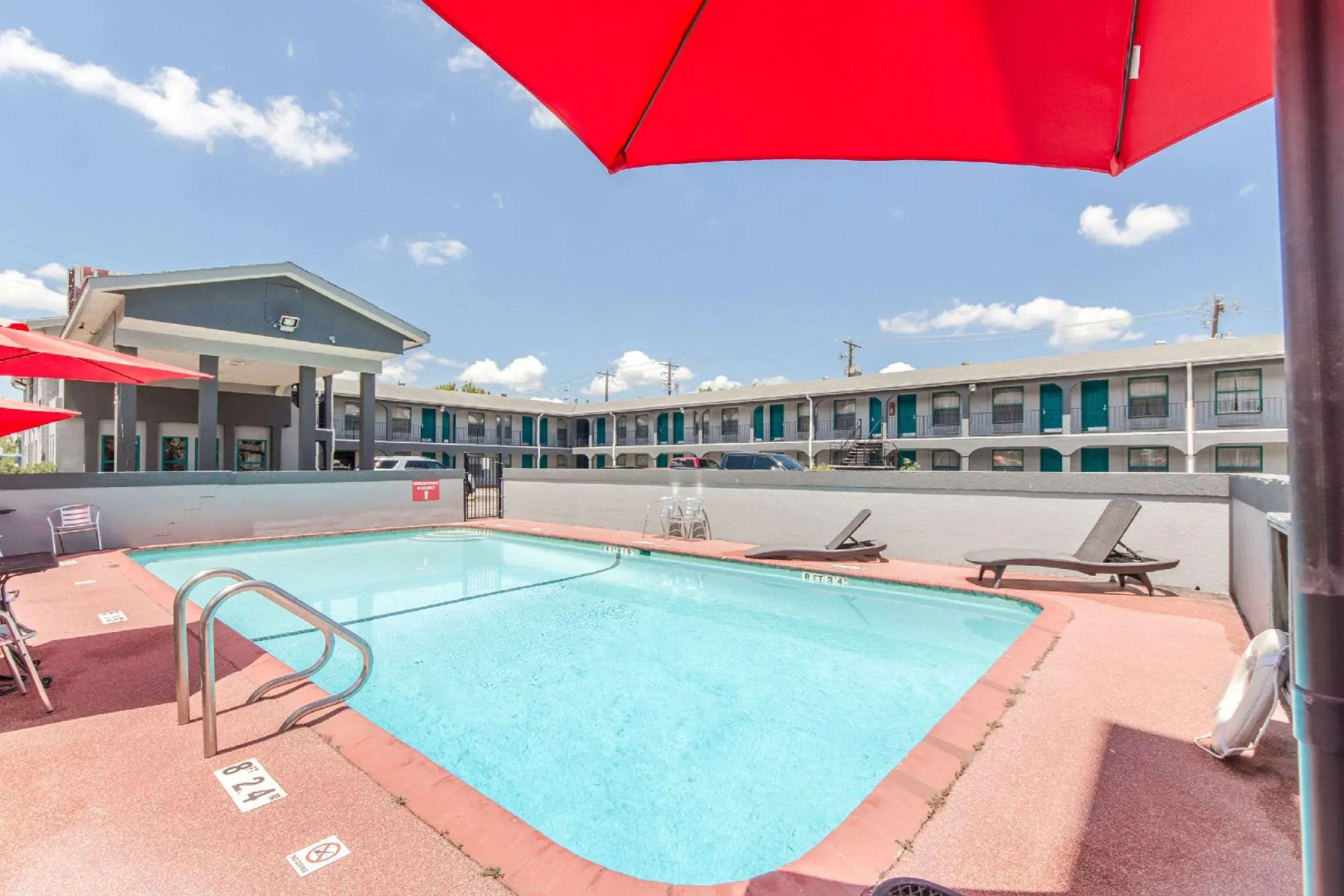 Motel 9 University-Downtown