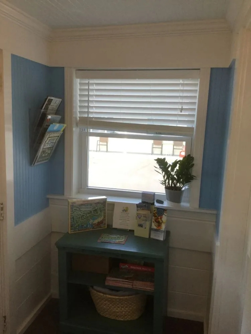 Footbridge Beach Motel