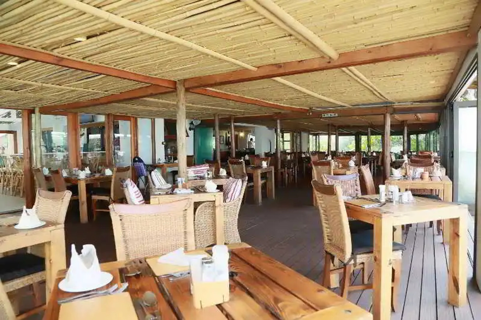 Crawfords Beach Lodge & Cabins