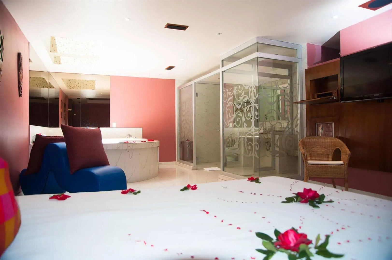 Hotel Aladdin Caracas - Couples Only