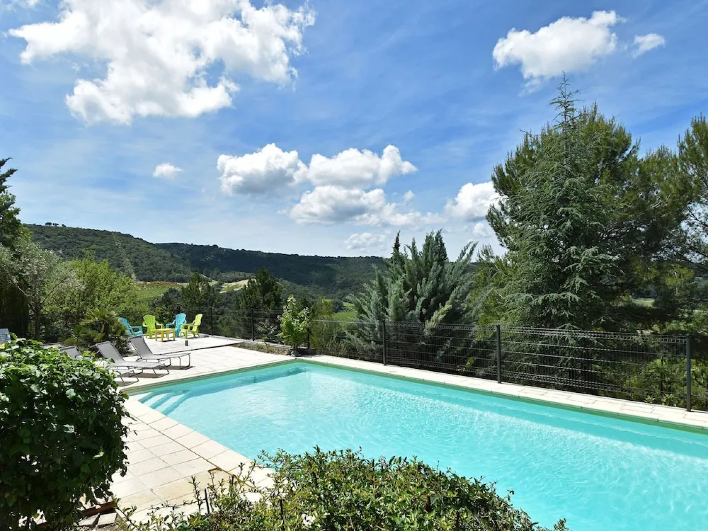 Villa With Heated Pool, Beautiful View and Garden, Near Vaison-la-romaine