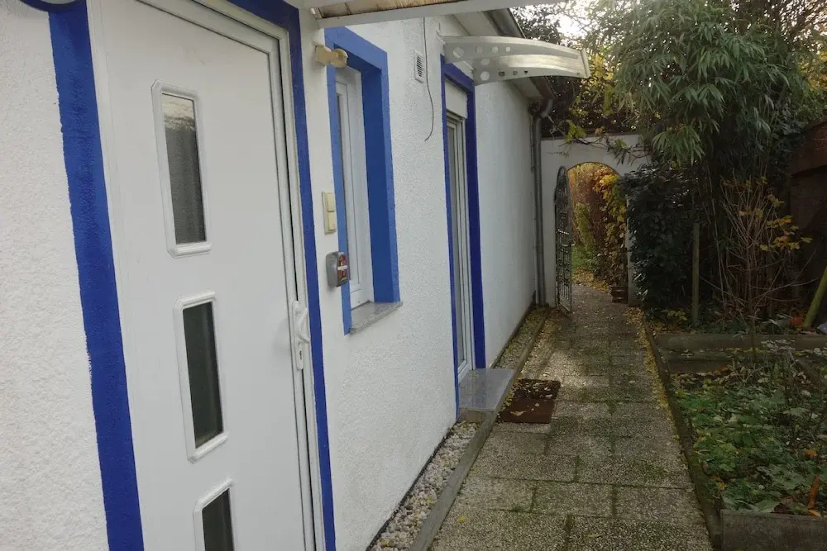 Tolstov-Hotels Large 3 Room Apartment with Garden