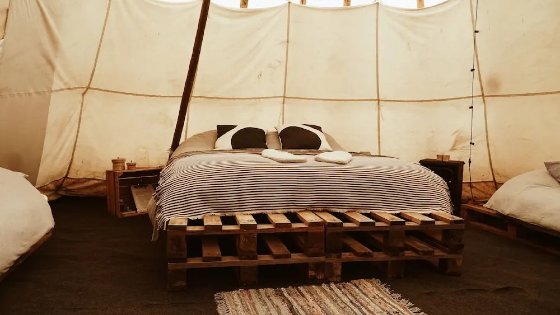 White House on Wye Glamping