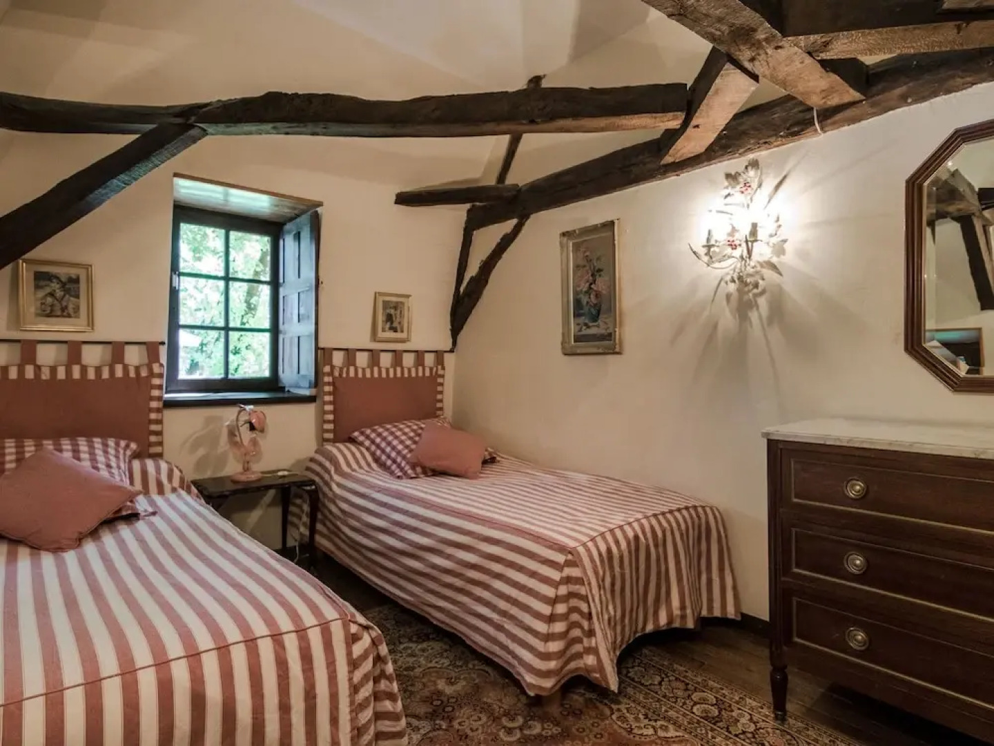 Ritzy Mansion in Sourzac With Tennis Court, Pool & Gym