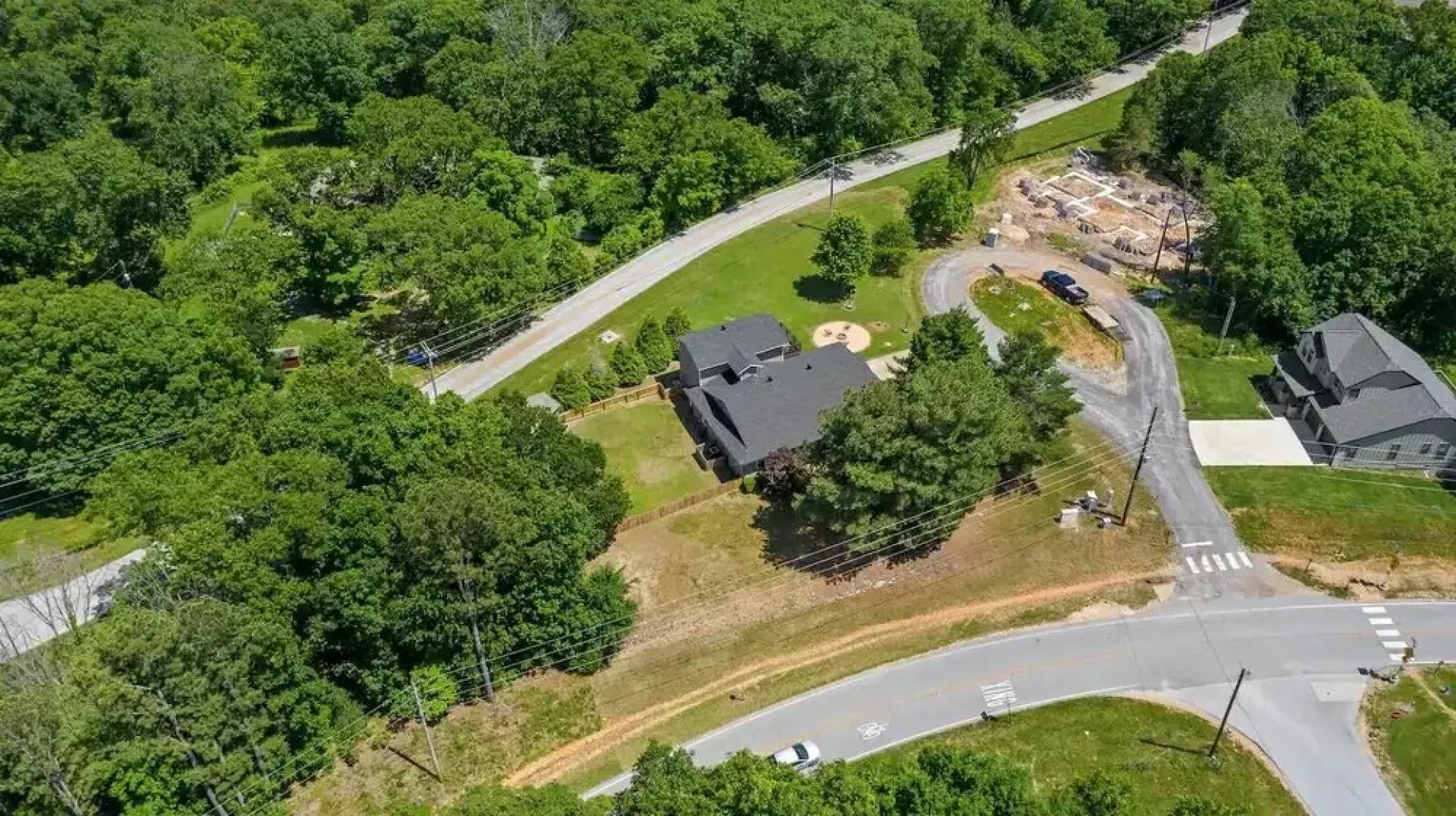 Tunnel Vision Trail Home -8 Min From Lake Windsor! 4 Bedroom Home by Redawning