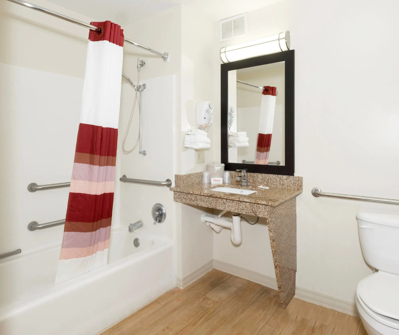 Red Roof Inn & Suites Dover Downtown