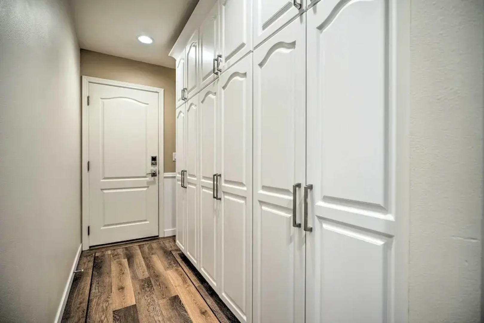 Family Home on Lake Chelan With Mtn + Lake View!