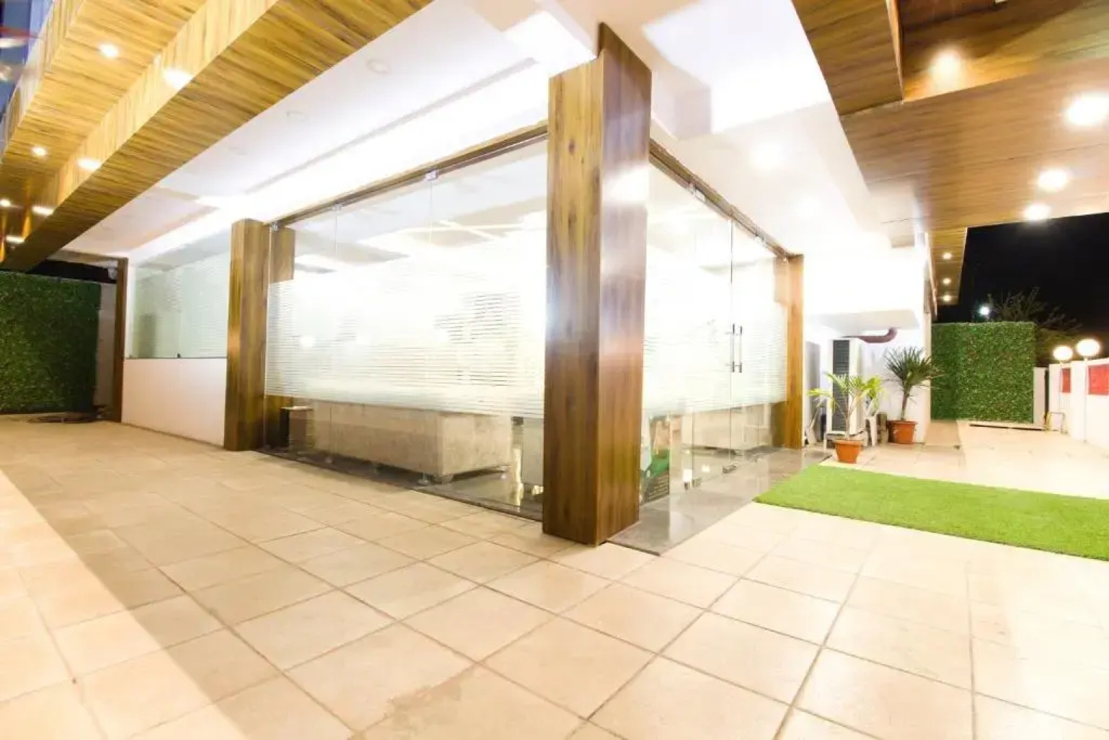 Hotel Star Zest House