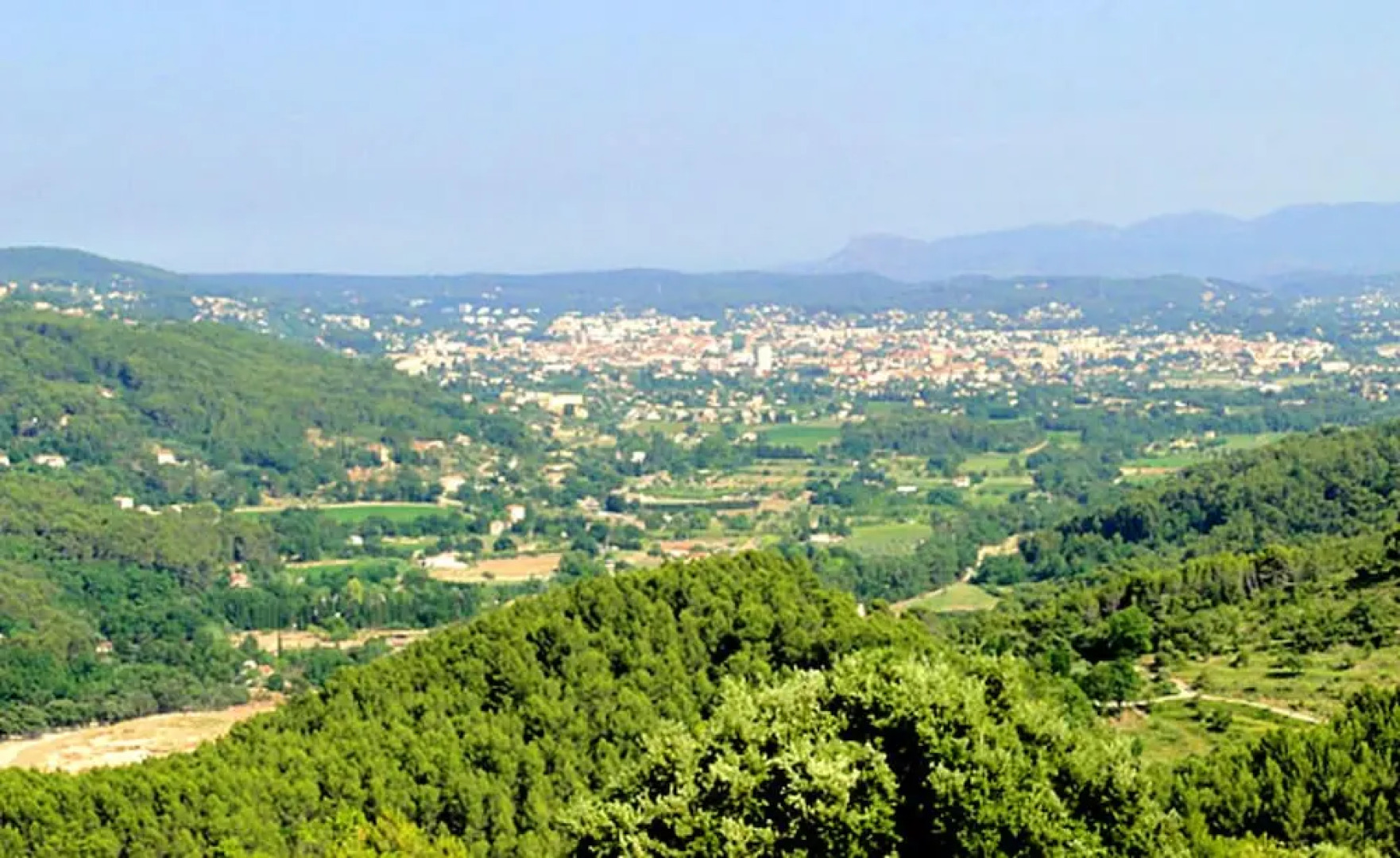 Studio in Draguignan, with Pool Access And Furnished Terrace - 25 Km From the Beach