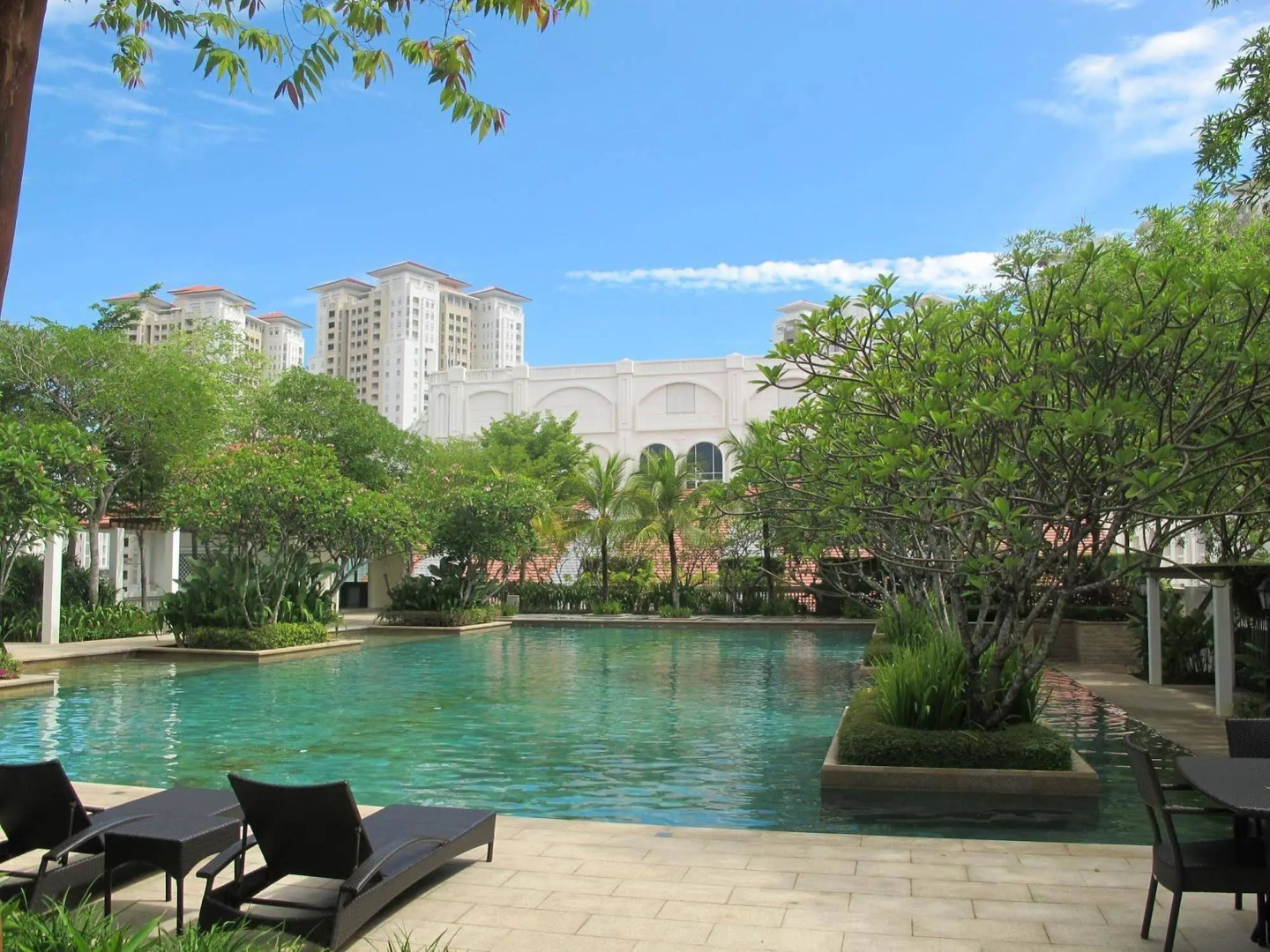 Luxury Suites @ Straits Quay