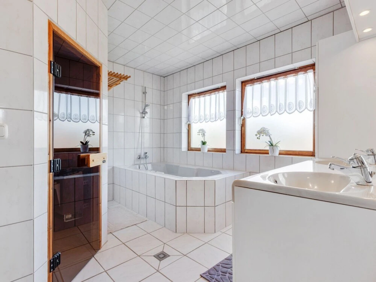 Cozy Holiday Home in Kuhlungsborn near Baltic Sea Coast