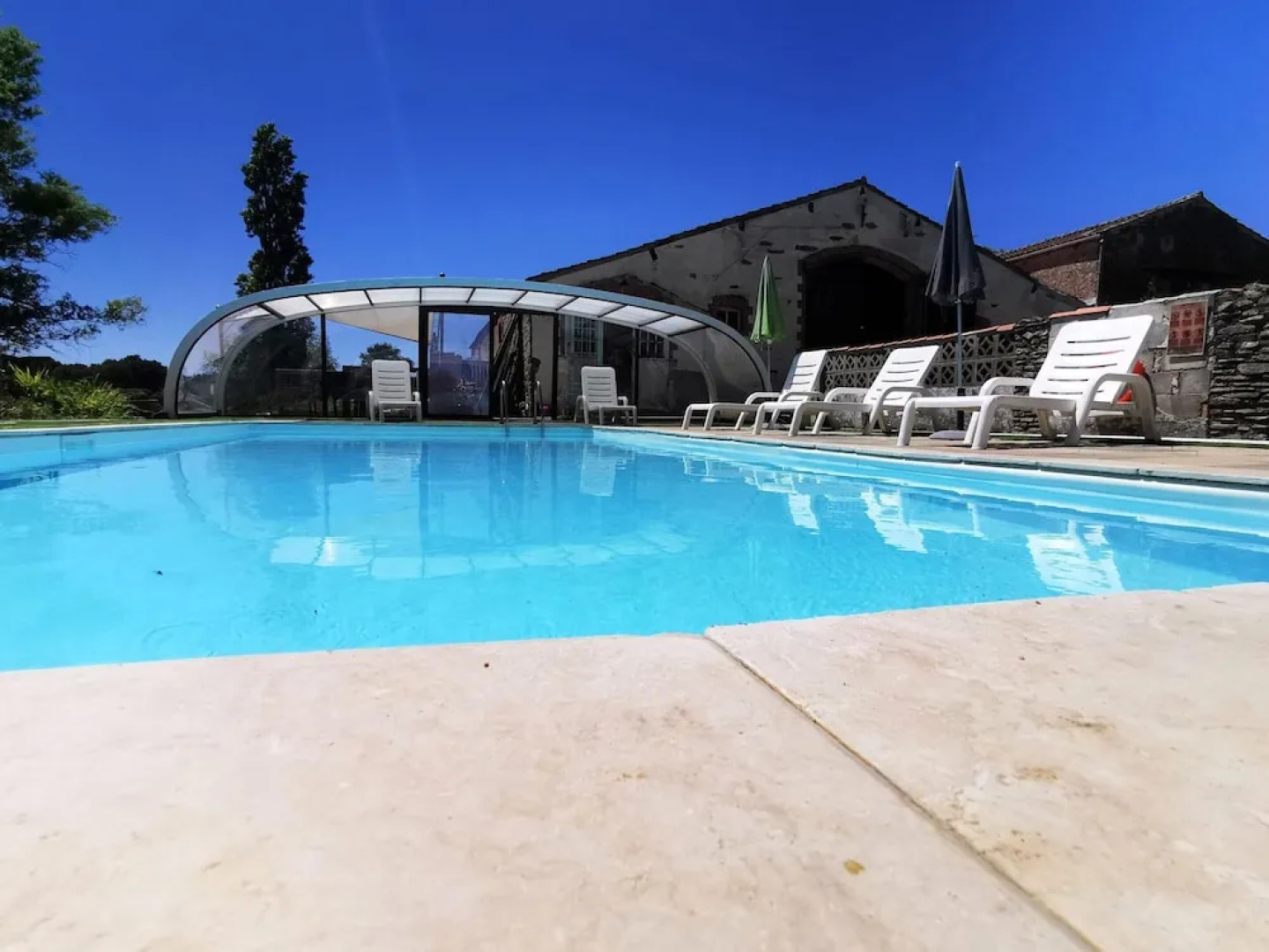 House With 2 Bedrooms in Froidfond, With Pool Access and Furnished Ter