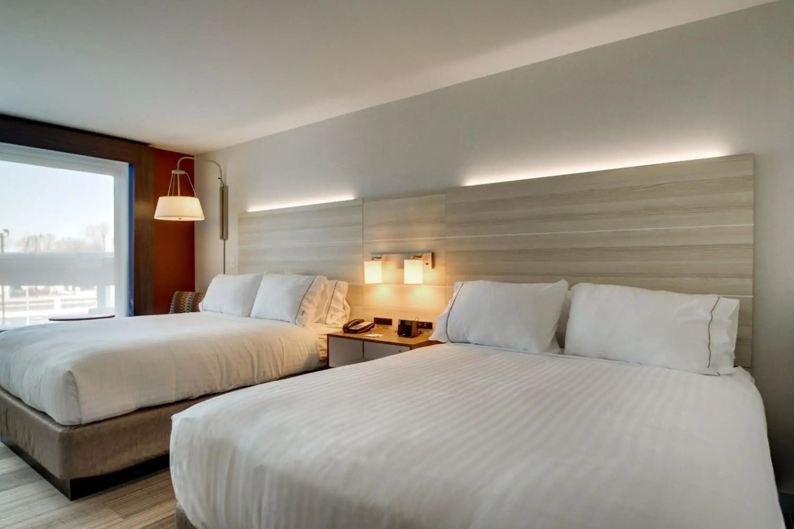 Holiday Inn Express & Suites Galesburg by IHG