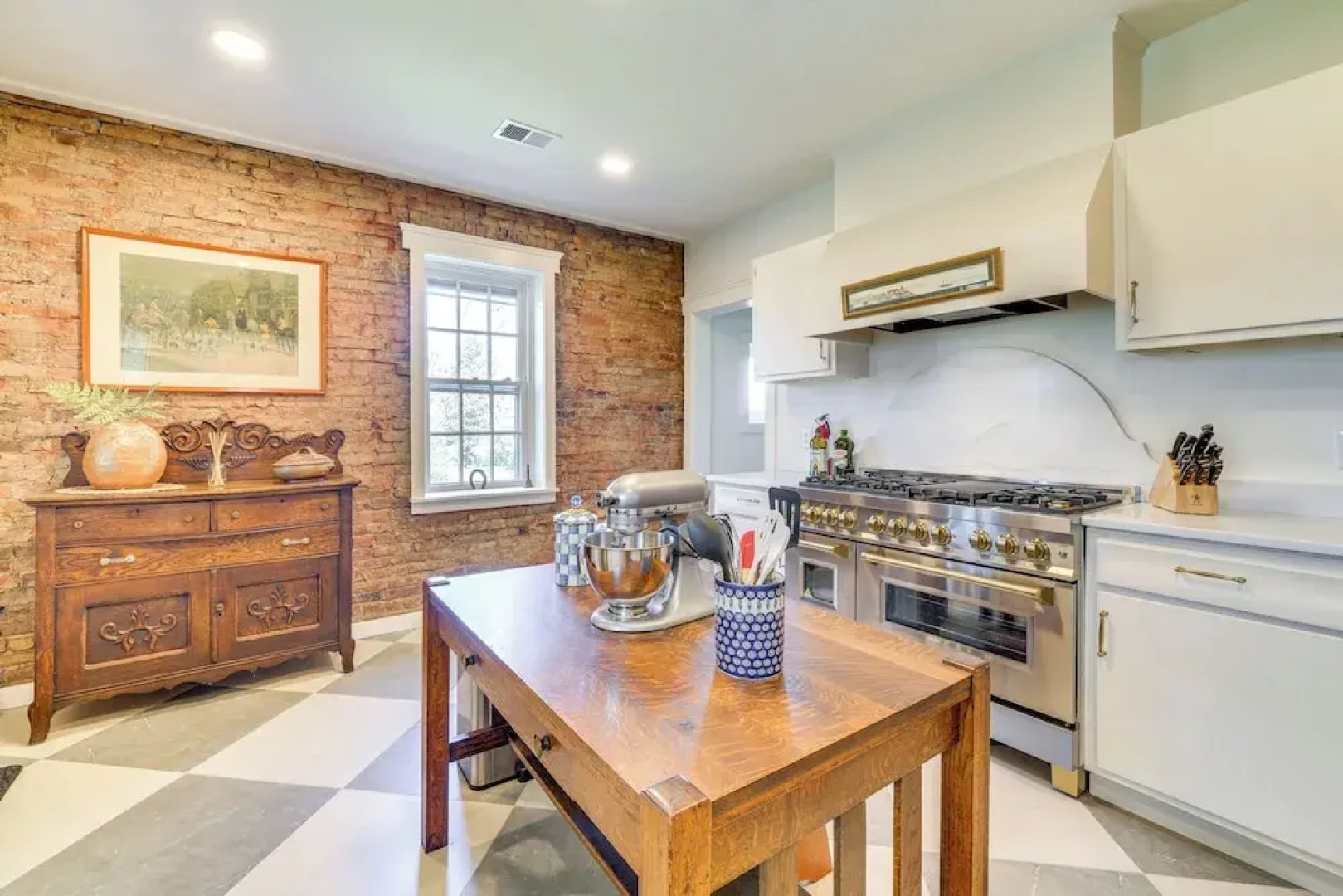 Historic & Spacious Family Home in Nicholasville!