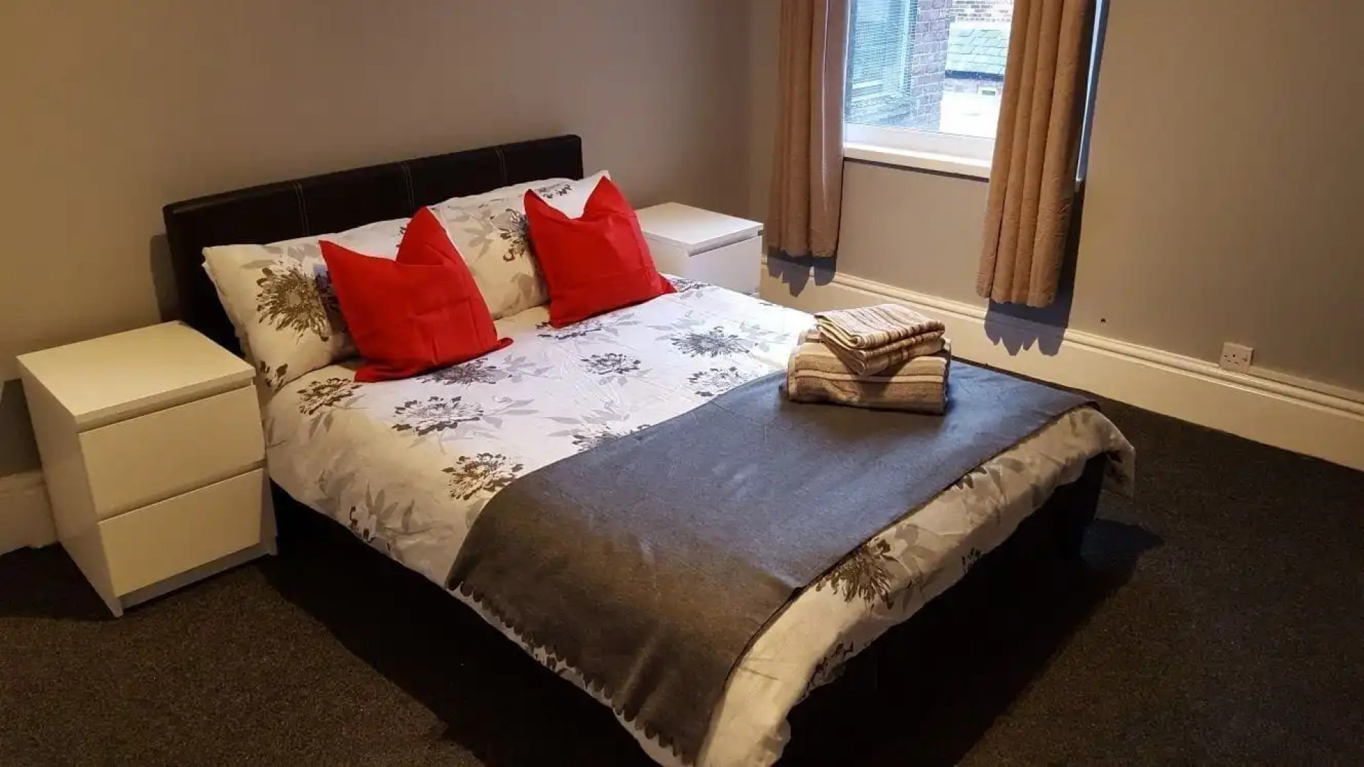 Barlow Place Apartment