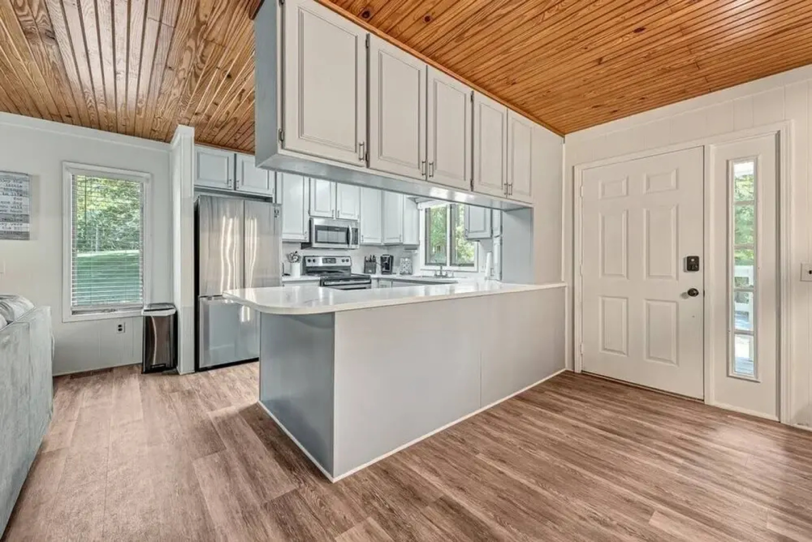 Beaver Lake Hillside Hideaway 2 Bedroom Home by Redawning
