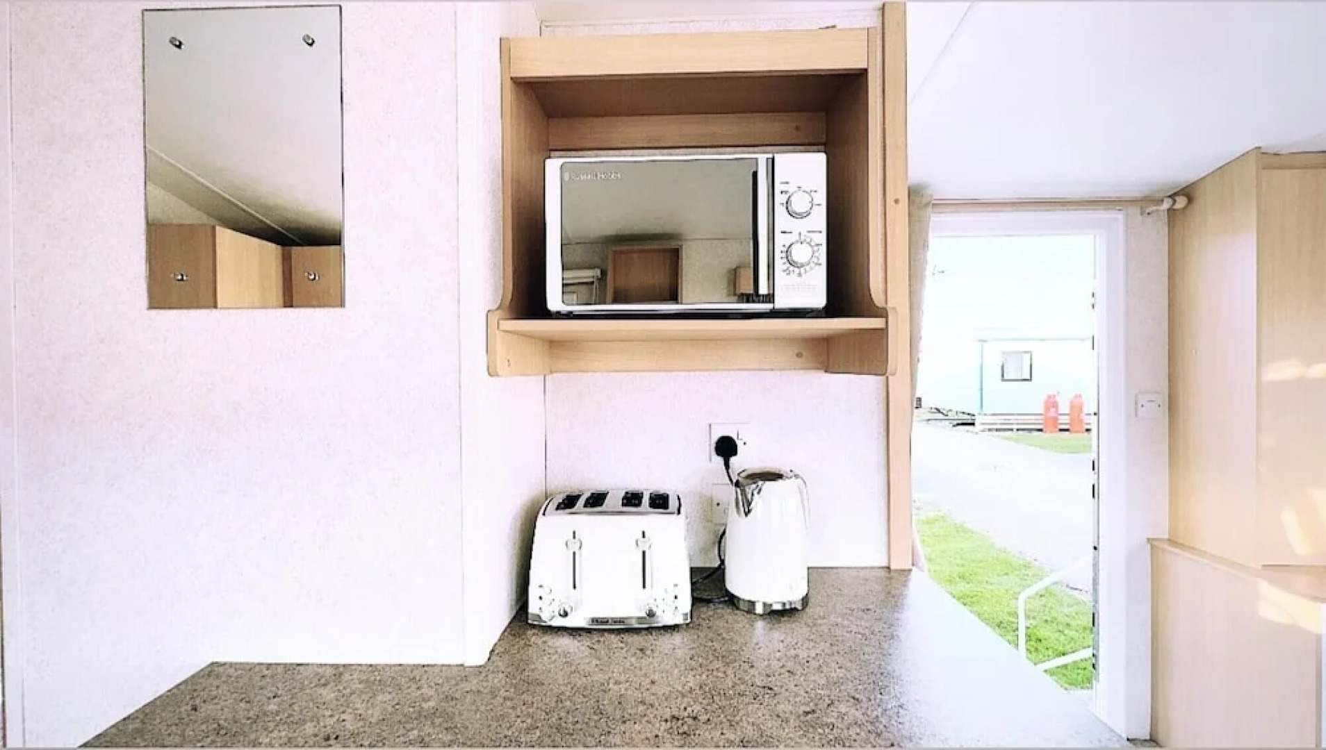 Impeccable 2-bed Static Caravan in Morecambe