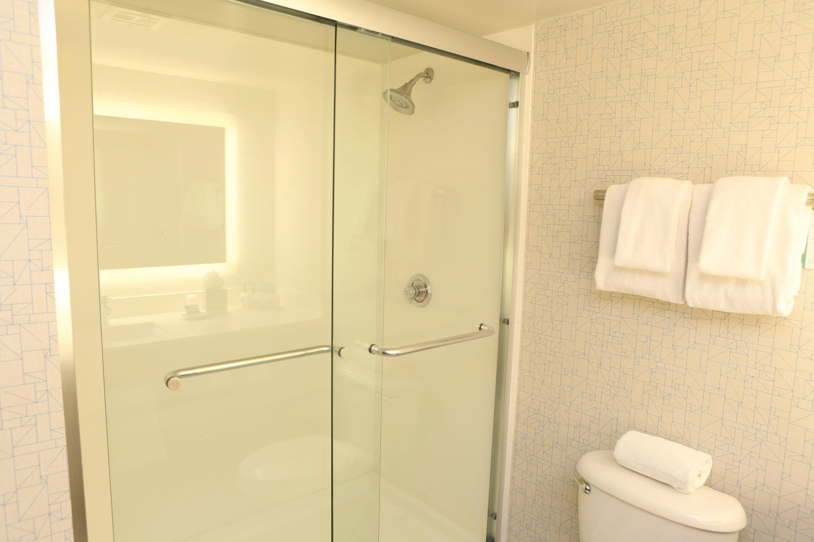 Holiday Inn Express Hotel & Suites Phoenix-Airport by IHG