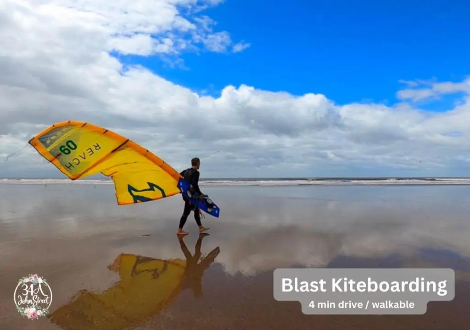 Town Centre Entire Property, Very Close to Sea & Restaurants, 2 King Size Beds